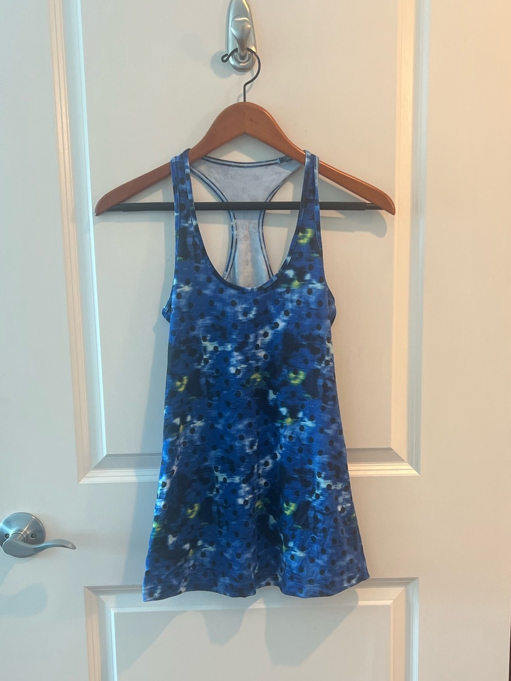 Lululemon Cool Racerback Tank Size 4 Windy Blue Sapphire Blue Polka Dot